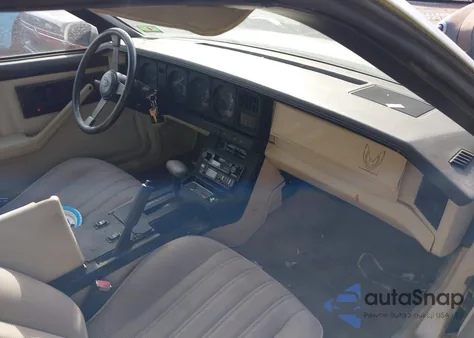 1984 Pontiac Firebird из США, поврежденный, VIN 1G2AS8711EN215638